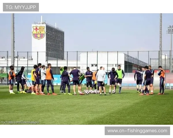 巴萨举办社区足球日活动,千名青少年参与培训 巴萨举办社区足球日活动,千名青少年参与培训